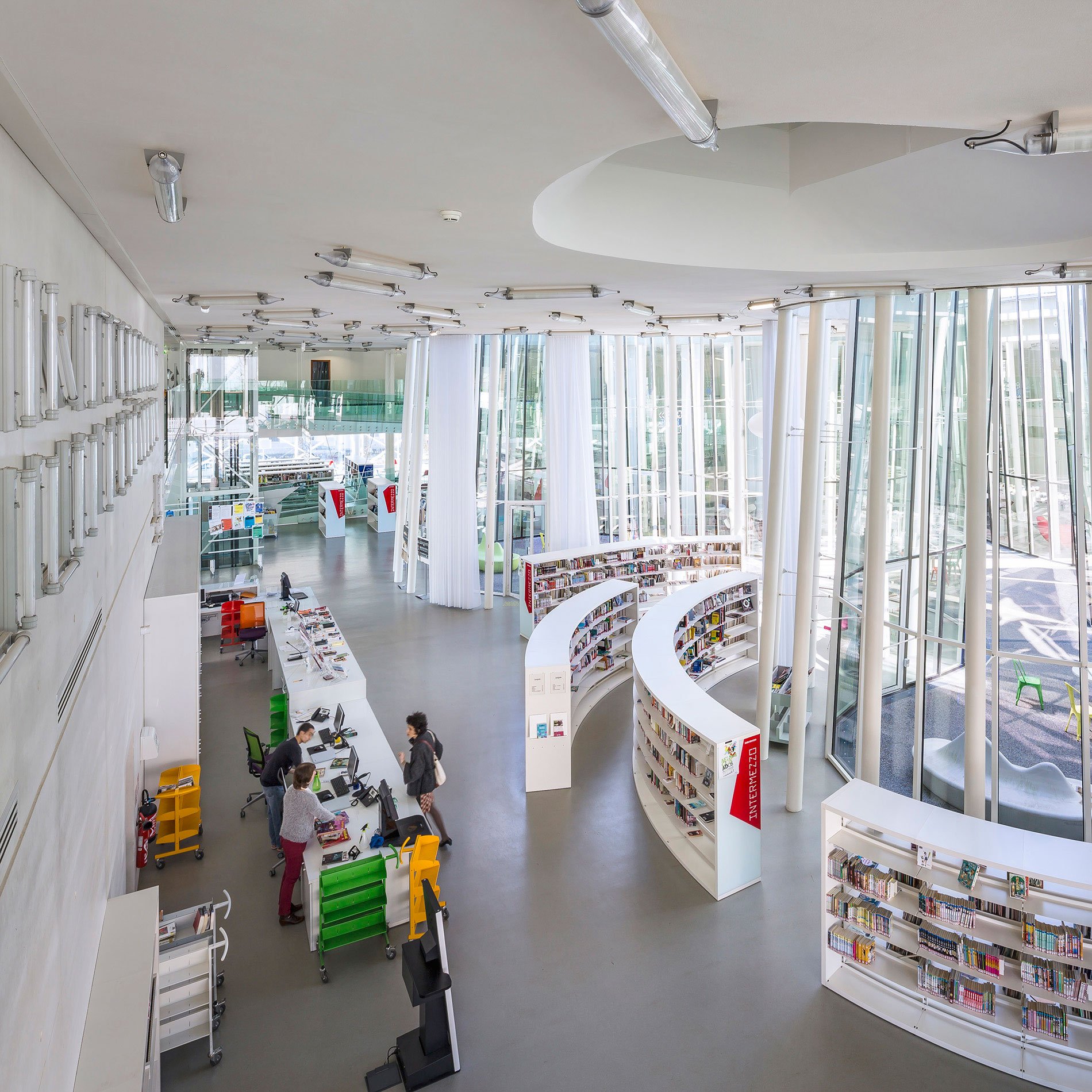 Una gran linterna en la ciudad: Mediateca de Mont de Marsan